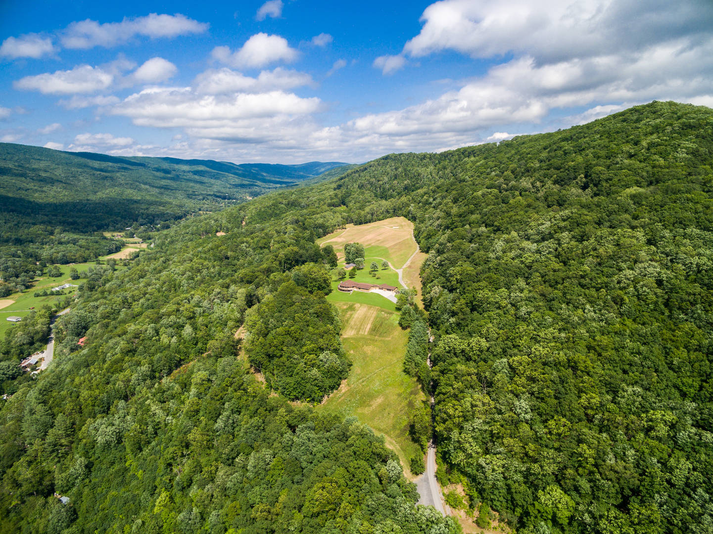 Brivity 13706 Scenic Highway Rocky Gap, VA 24366 Virtual Tour