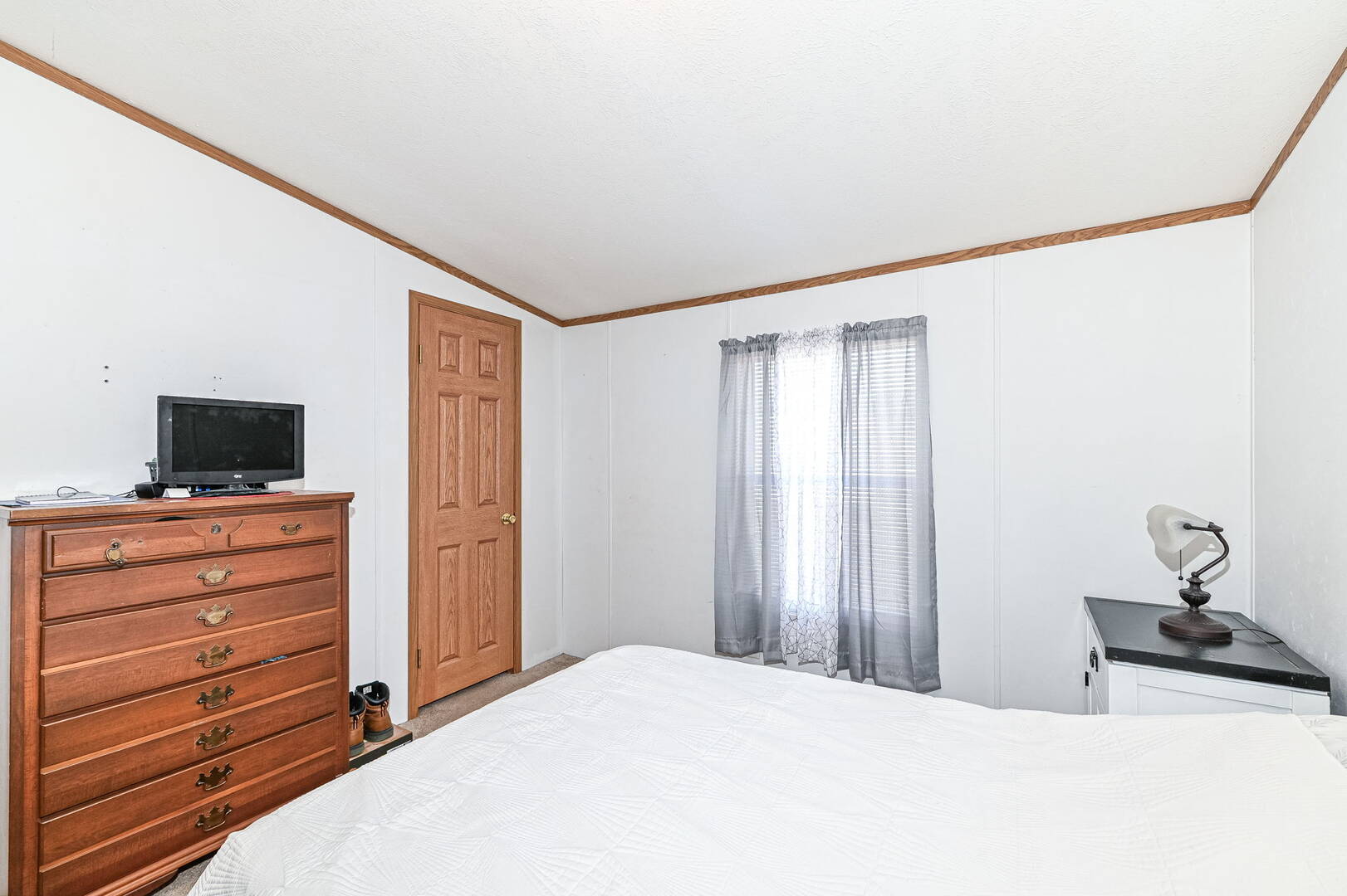 2556 Autumn Lake Dr., Anderson, IN 46017