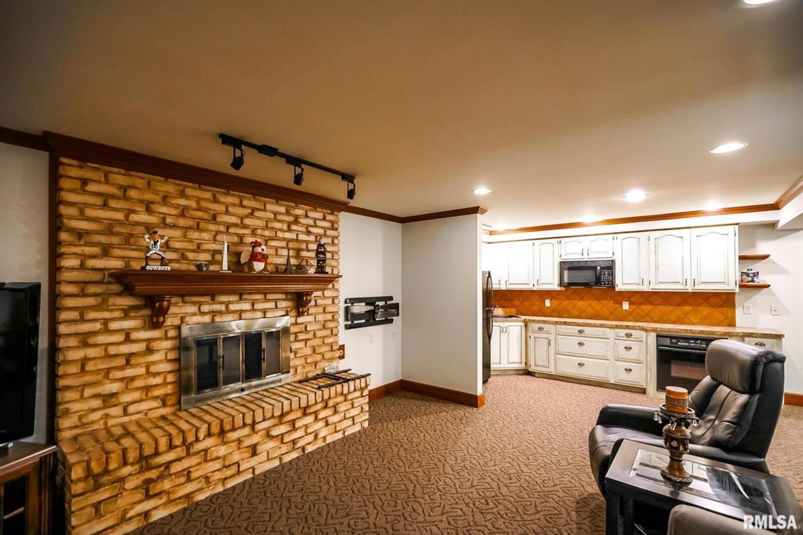 11815 N Hickory Grove Rd  Dunlap, IL 61525