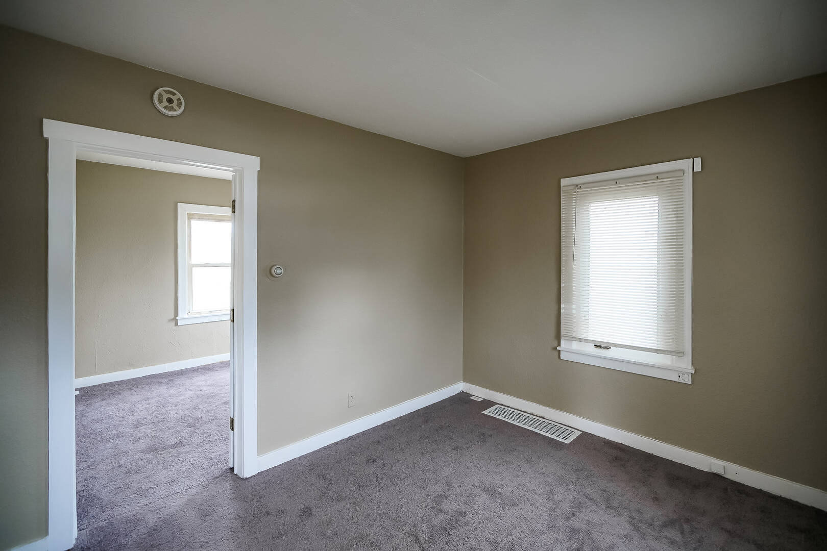 2811 West Seibold Street Peoria, Illinois 61605