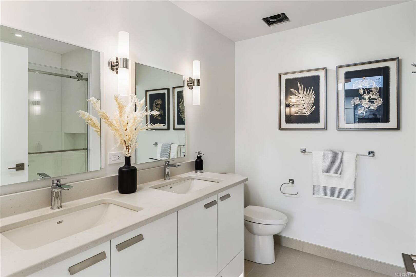 4253 Dieppe Rd Unit 28 Saanich, BC V8X2N2