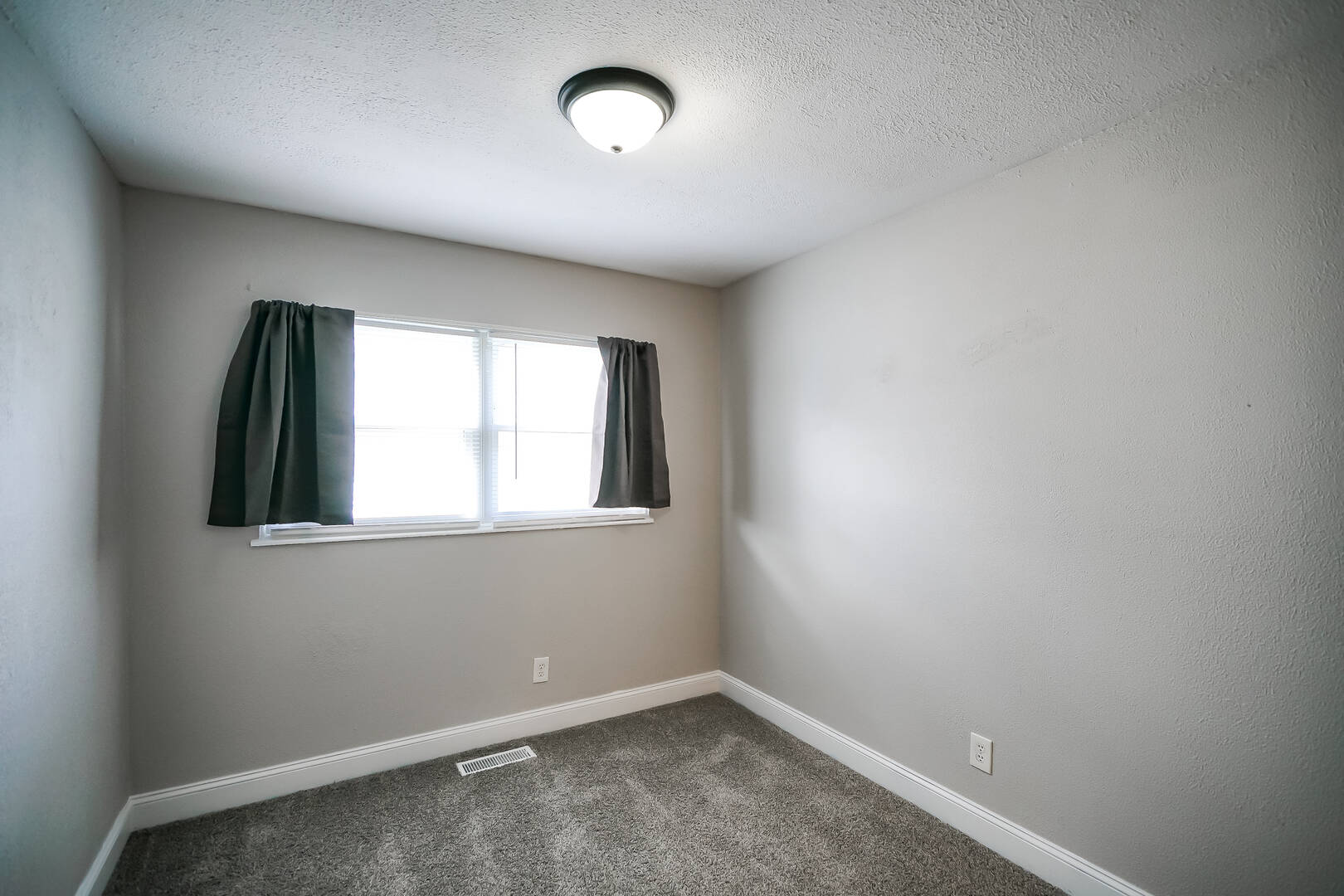 6105 North Idlewhile Drive Peoria, Illinois 61615