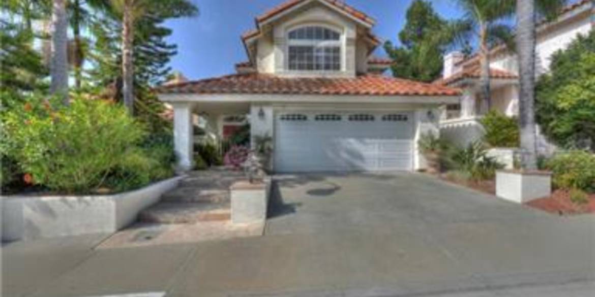 Brivity 44 Monte Vista Laguna Hills, CA 92653