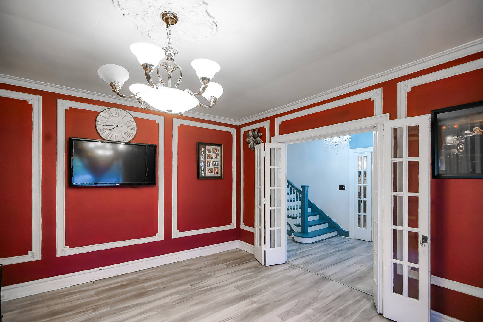 311 W Armstrong Ave Peoria, IL 61604