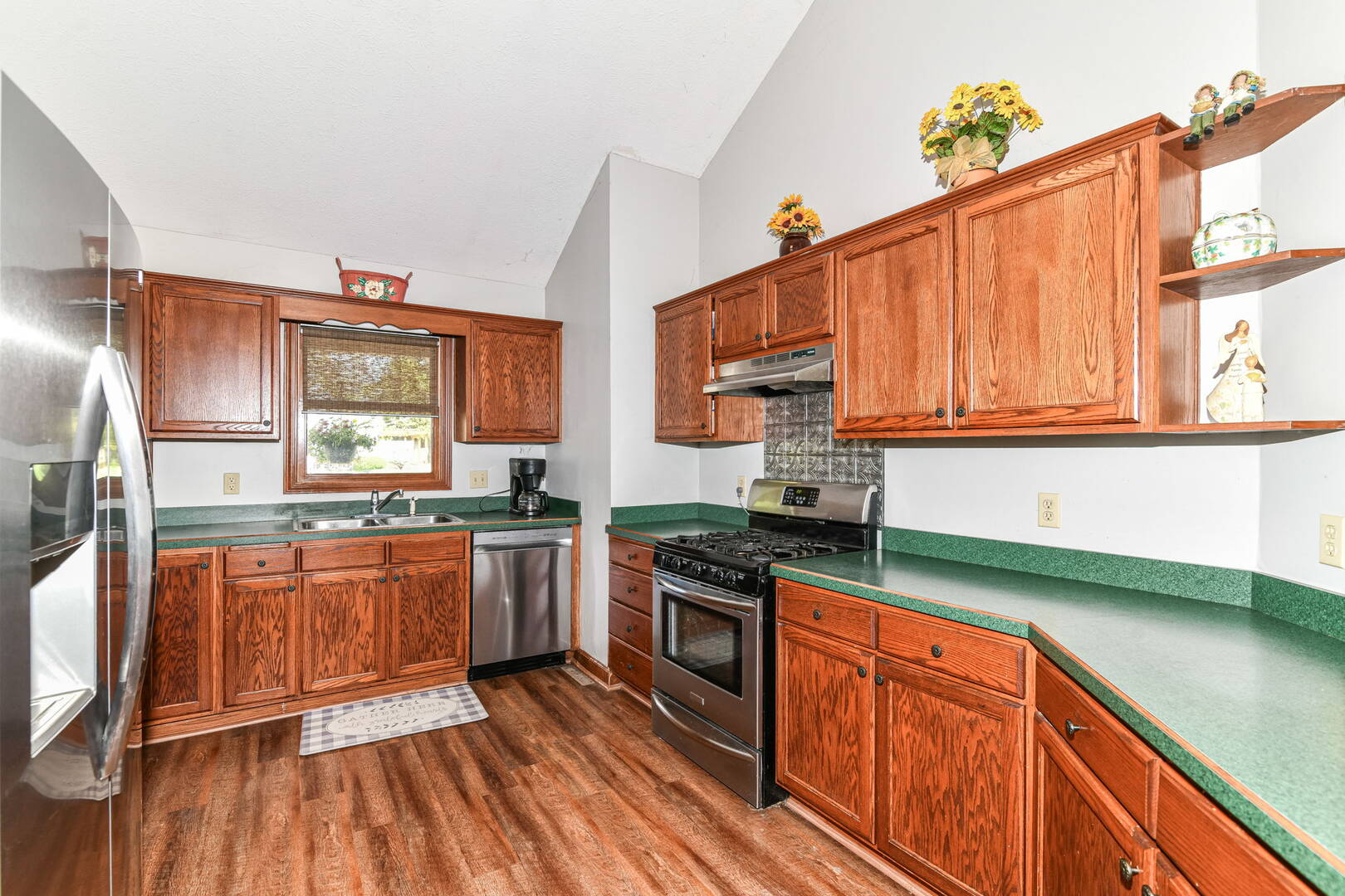 3027 Ash Way,  Lapel, IN 46051