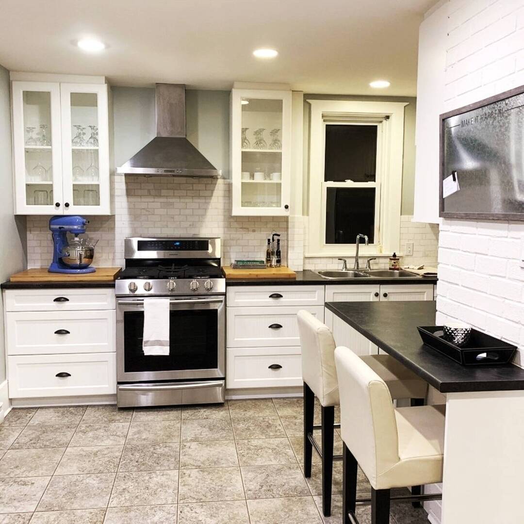 156 Joseph St Victoria, BC V8S3H5