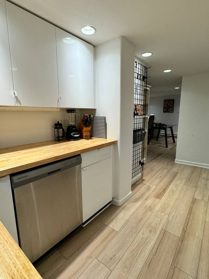 156 Joseph St Victoria, BC V8S3H5