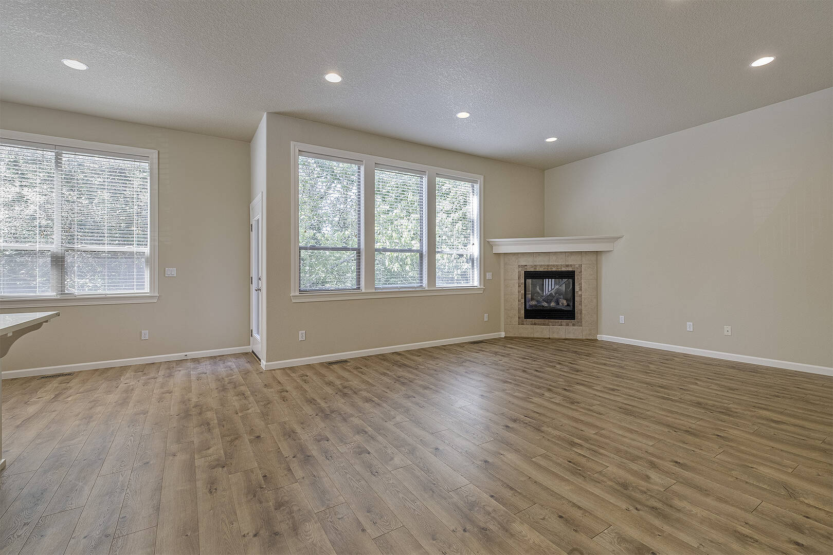 6816 NE Willowgrove St Hillsboro, OR 97124