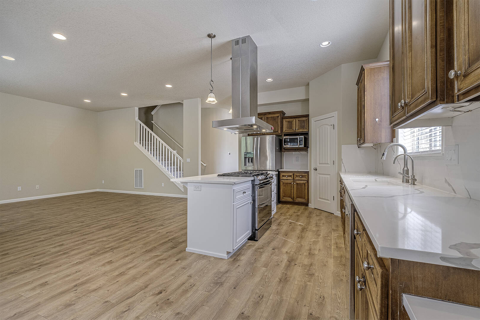 6816 NE Willowgrove St Hillsboro, OR 97124