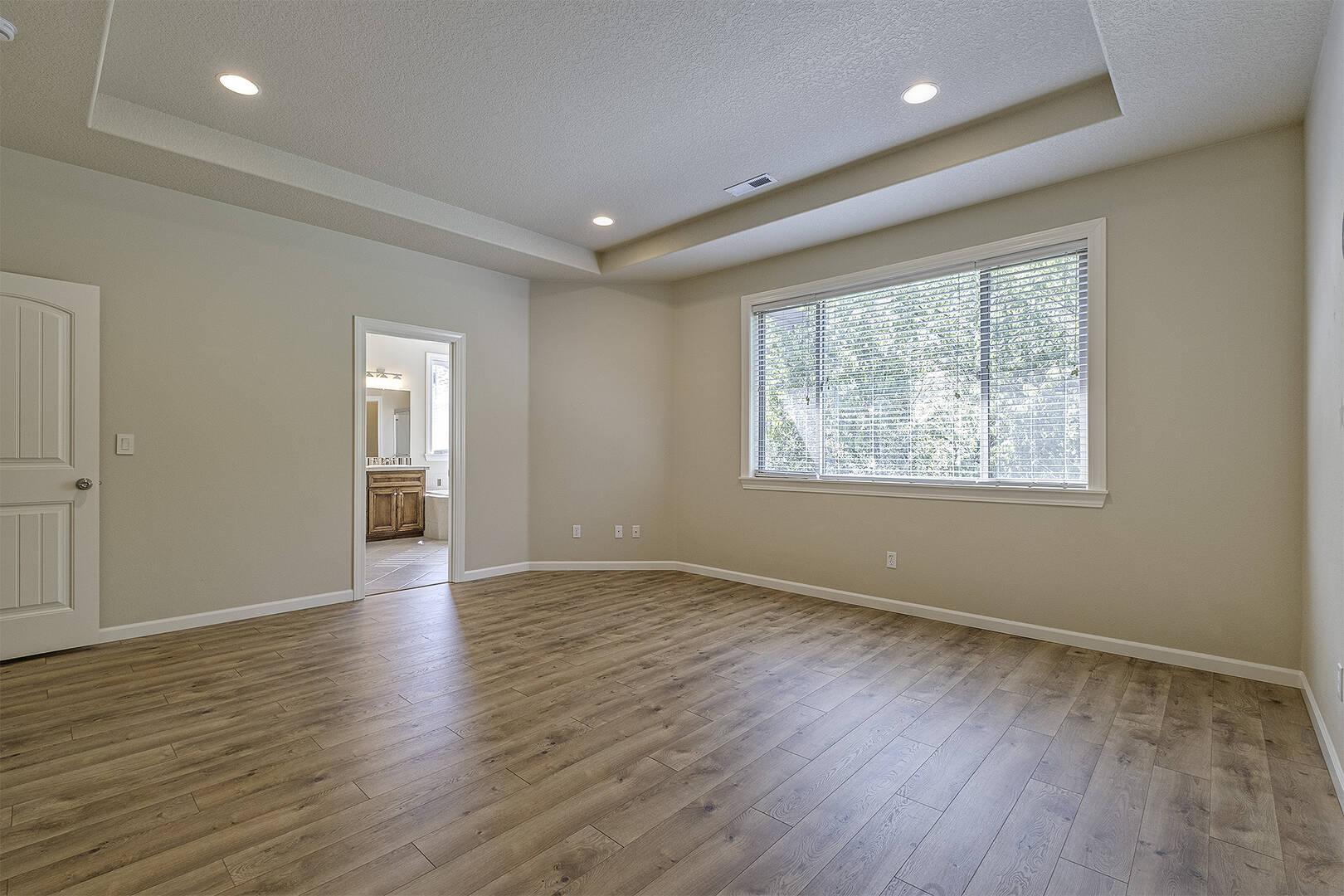6816 NE Willowgrove St Hillsboro, OR 97124