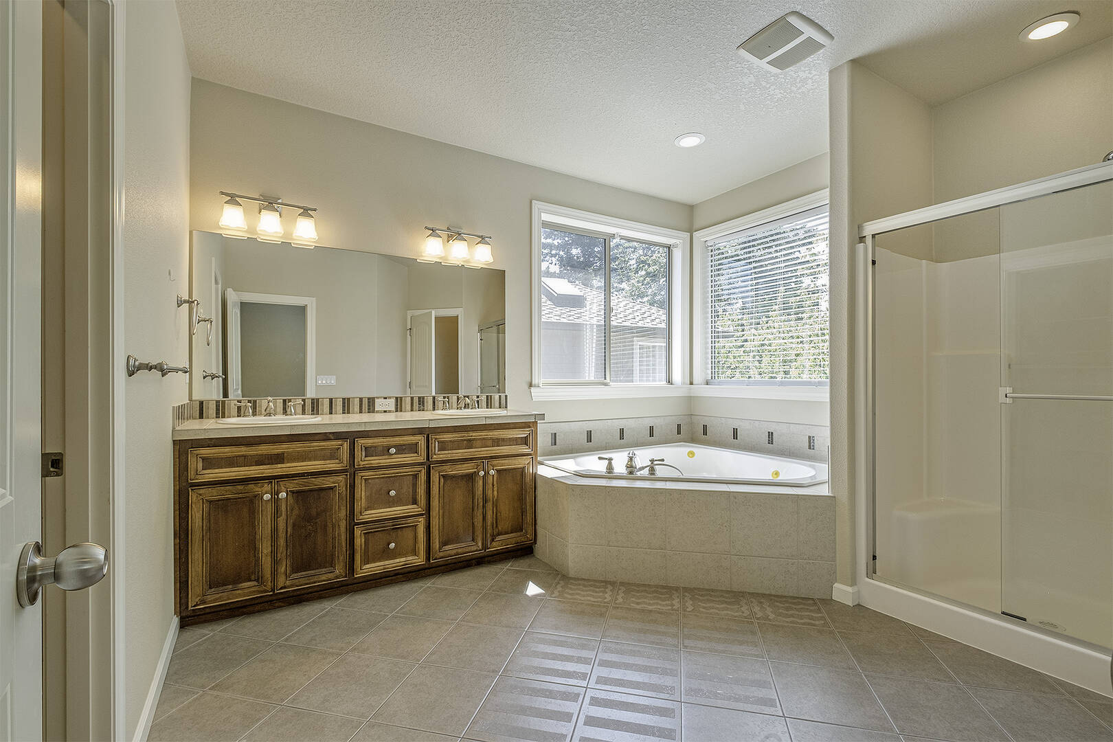 6816 NE Willowgrove St Hillsboro, OR 97124