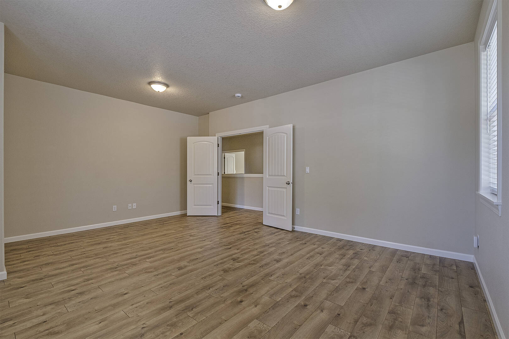 6816 NE Willowgrove St Hillsboro, OR 97124
