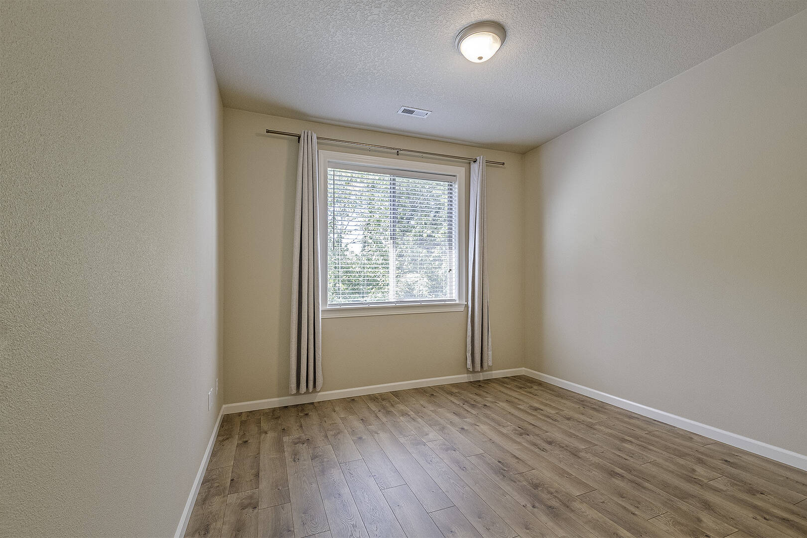 6816 NE Willowgrove St Hillsboro, OR 97124