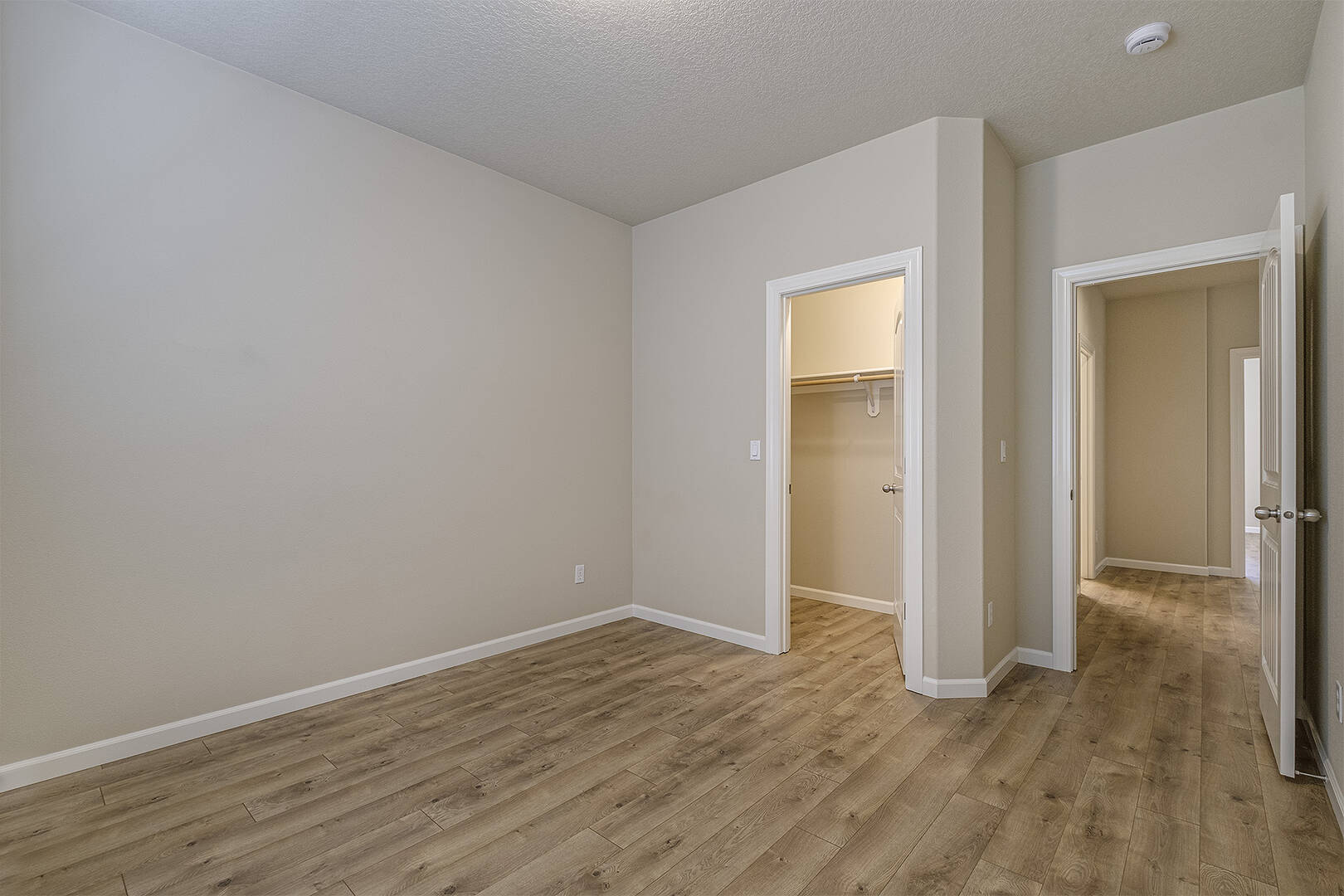 6816 NE Willowgrove St Hillsboro, OR 97124