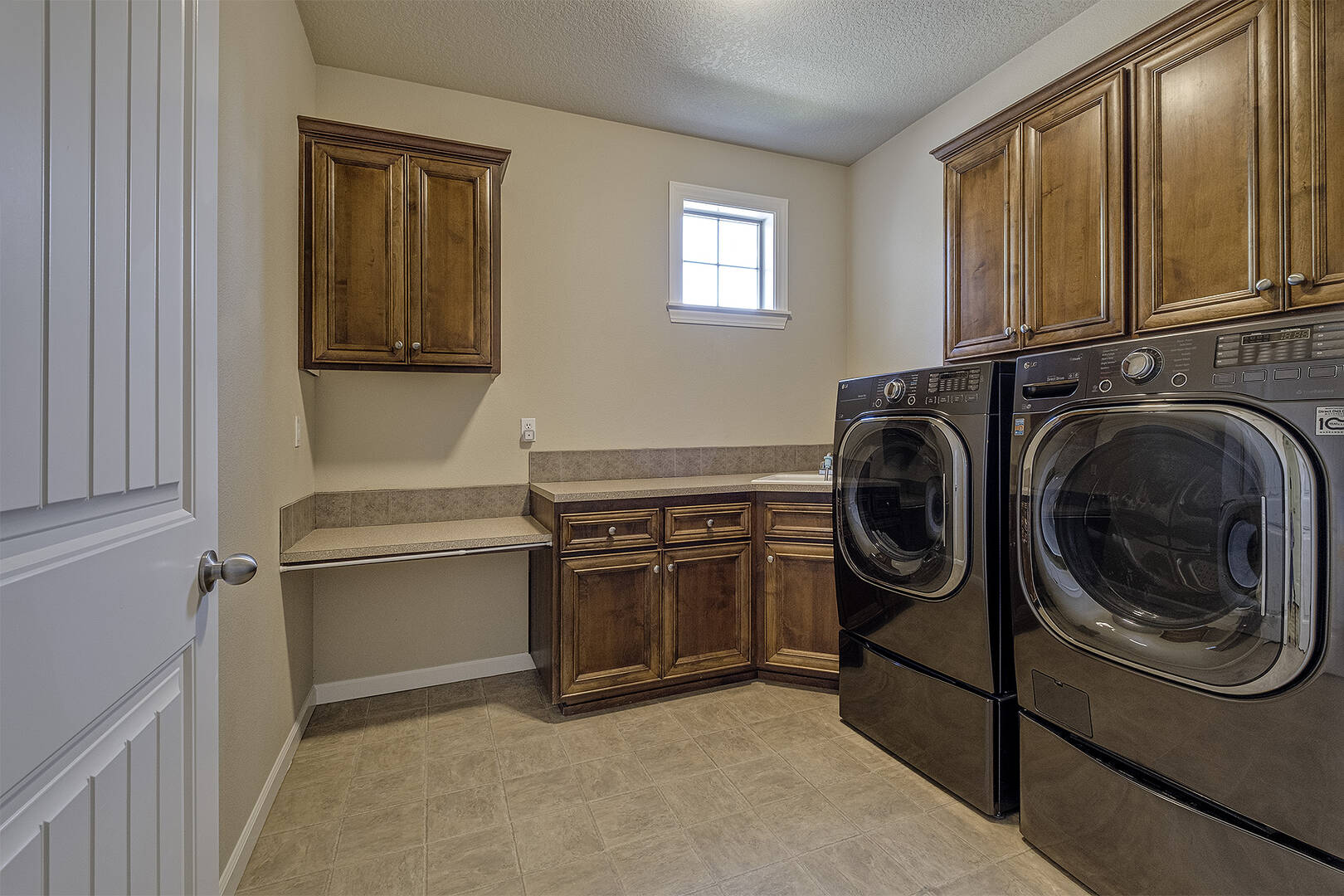 6816 NE Willowgrove St Hillsboro, OR 97124