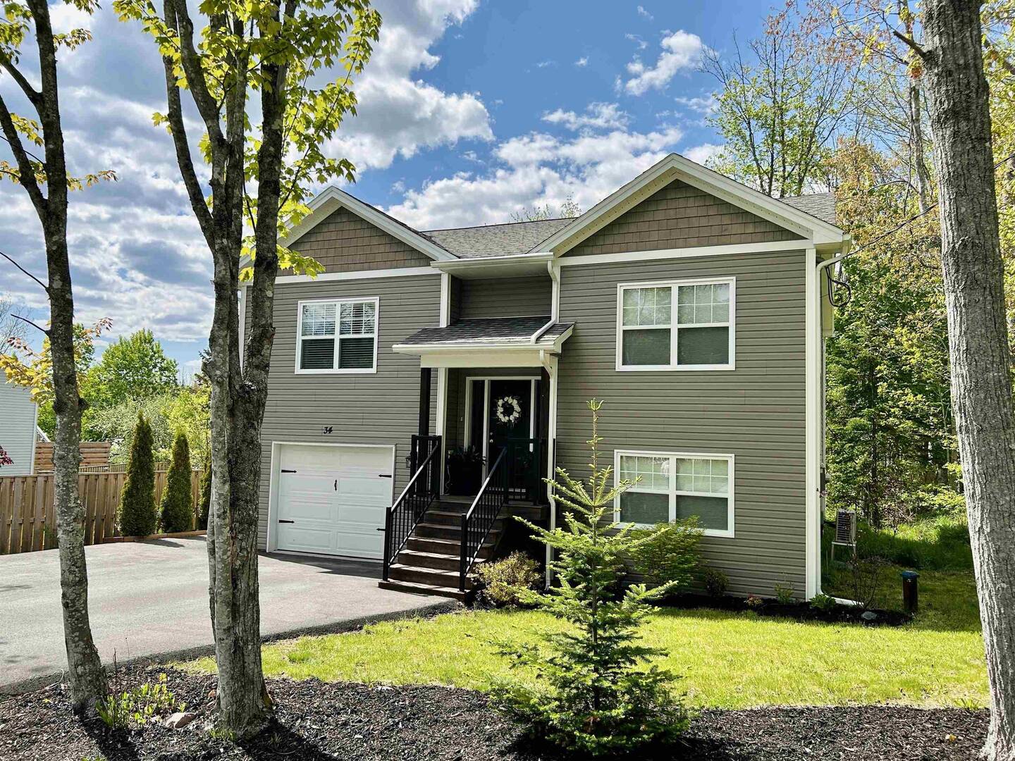 34 Holland Rd Fletchers Lake, NS B2T1J3