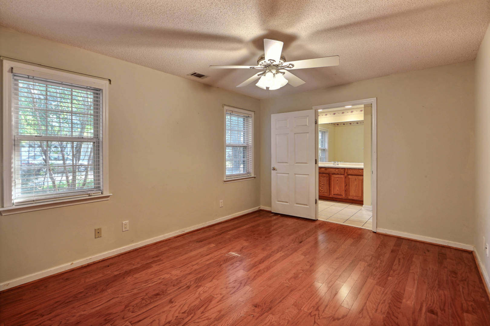 Brivity 190 Royal Oak Drive Guyton, GA 31312 Virtual Tour