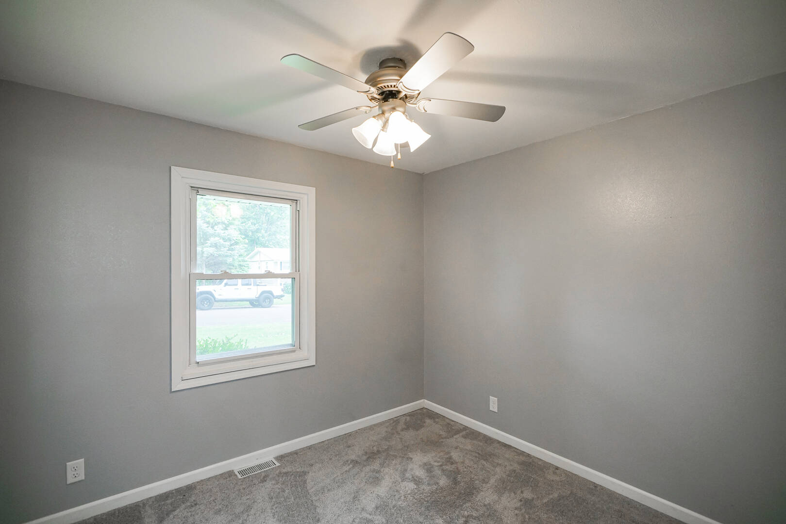 219 Linnhill Lane Washington, IL 61571