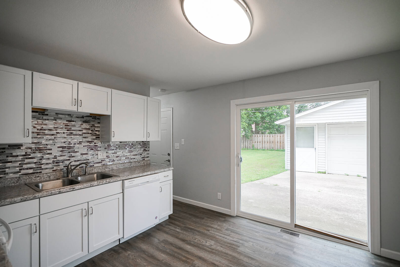 219 Linnhill Lane Washington, IL 61571