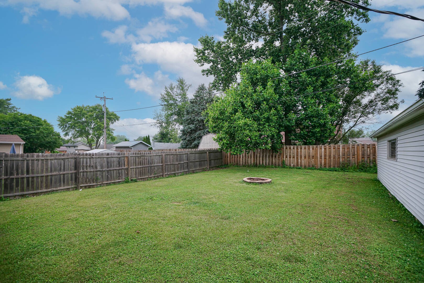 219 Linnhill Lane Washington, IL 61571