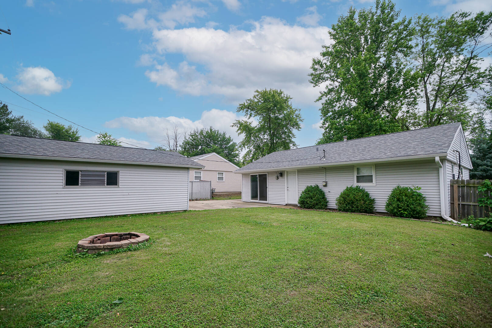 219 Linnhill Lane Washington, IL 61571