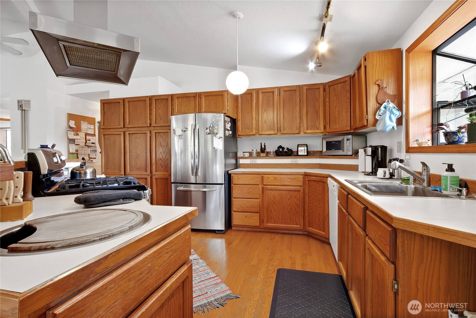 7945 Lorna Dr SE Lacey, WA 98503