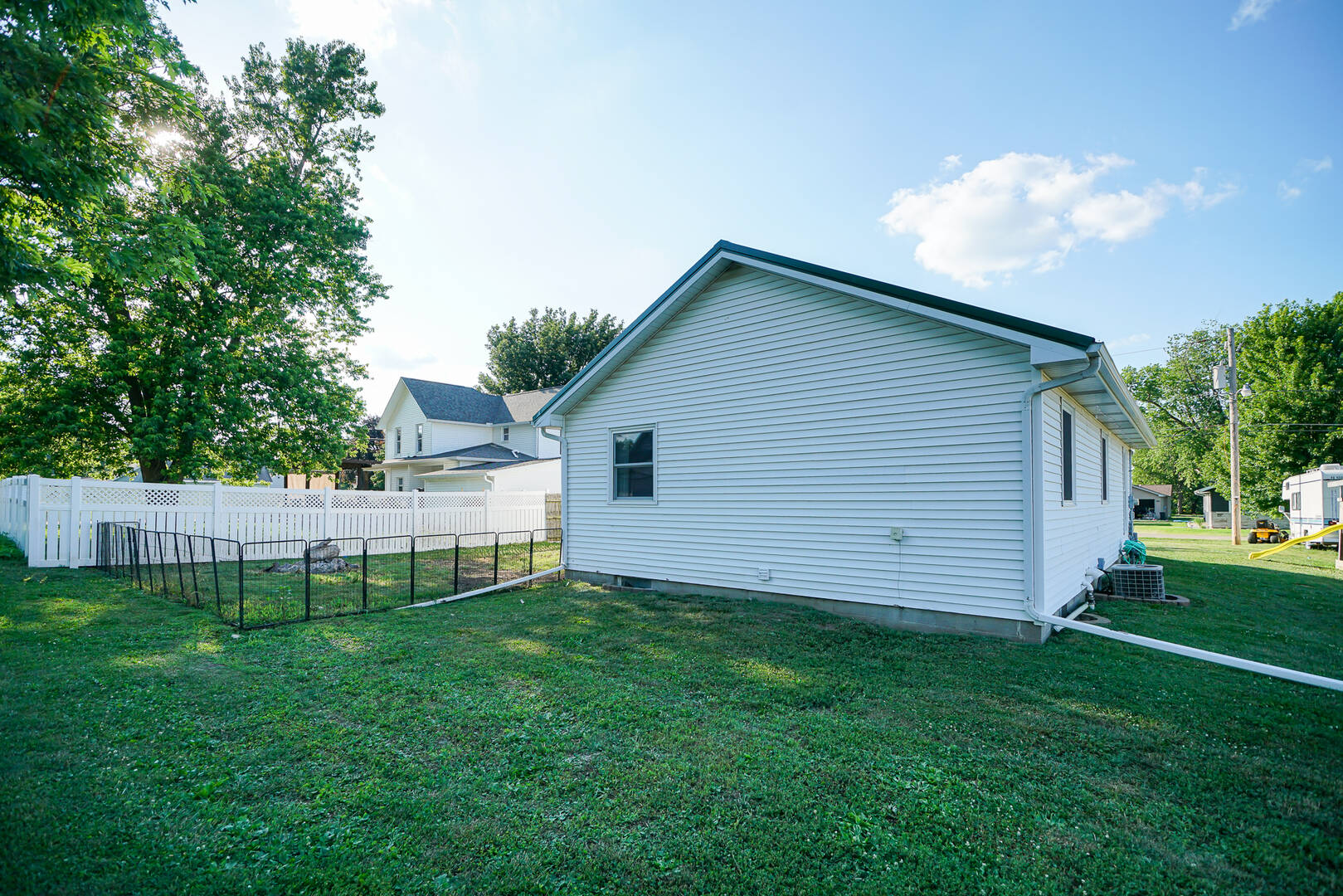 414 W Butternut St Elmwood, IL 61529