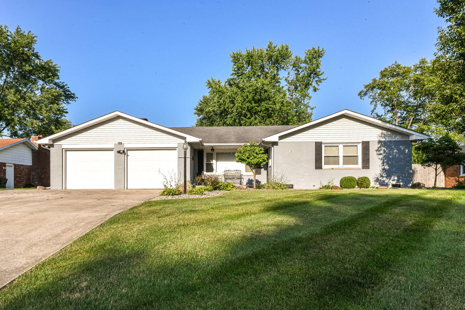 124 N Mustin Dr.,  Anderson, IN 46012