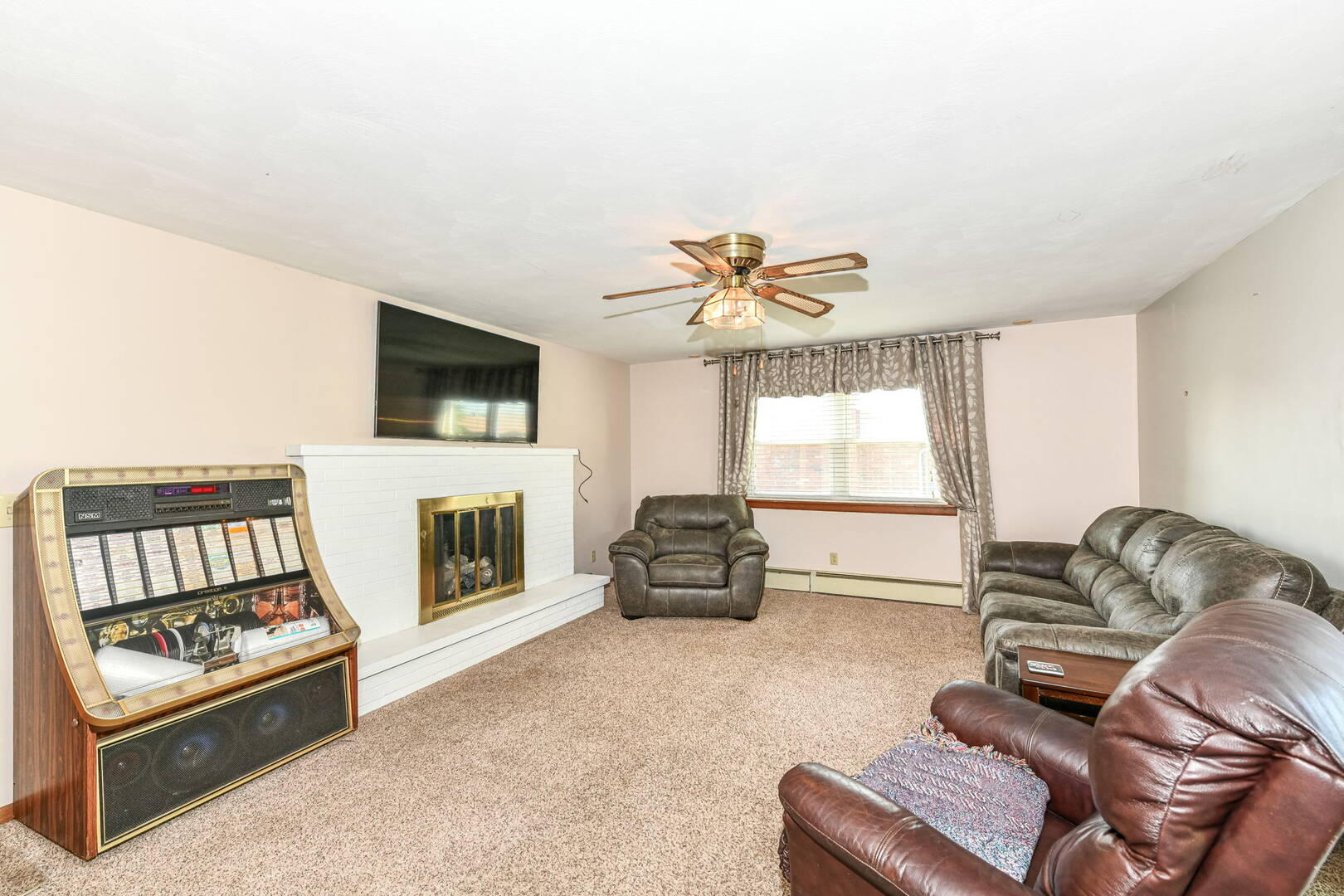 124 N Mustin Dr.,  Anderson, IN 46012