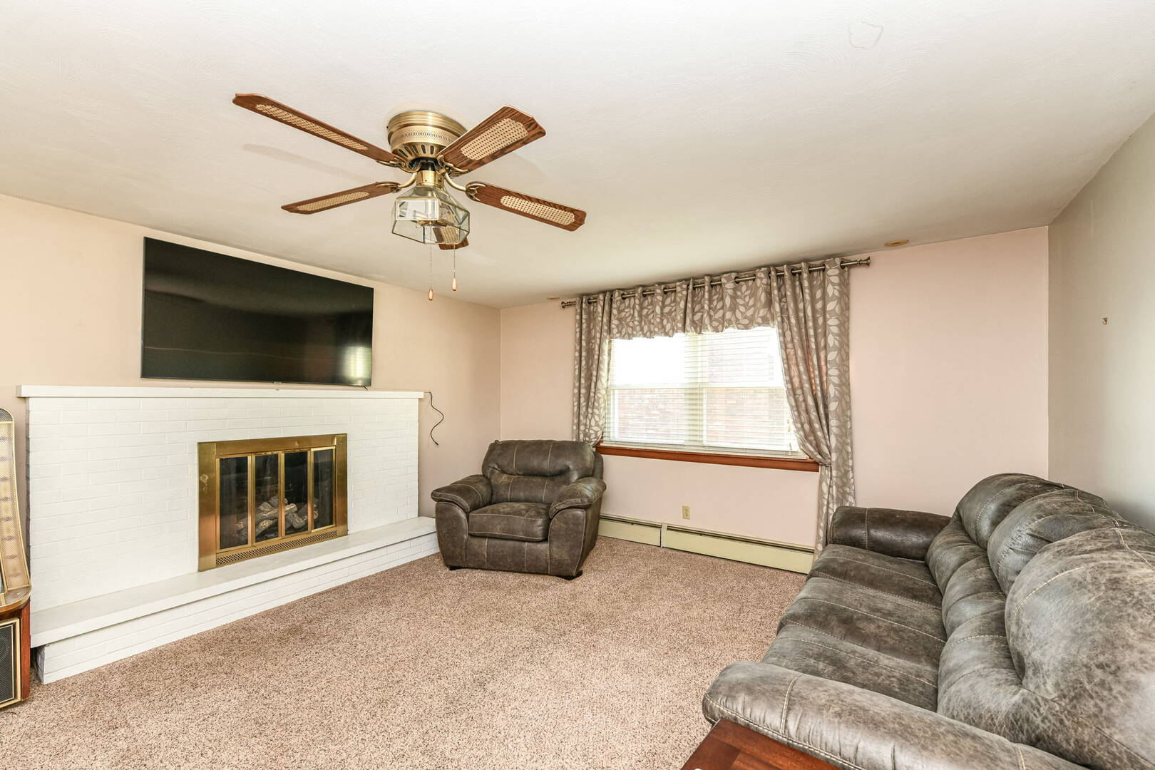 124 N Mustin Dr.,  Anderson, IN 46012