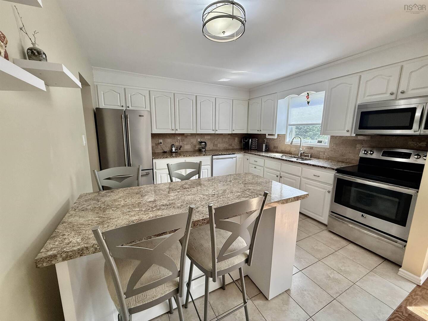 58 Shoreview Dr Bedford, NS B4A1V5