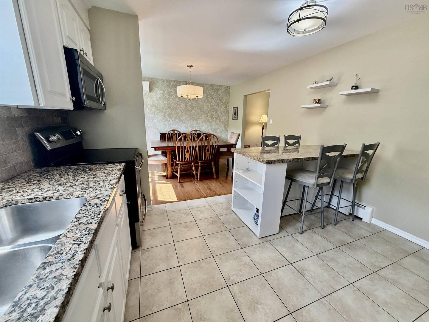 58 Shoreview Dr Bedford, NS B4A1V5