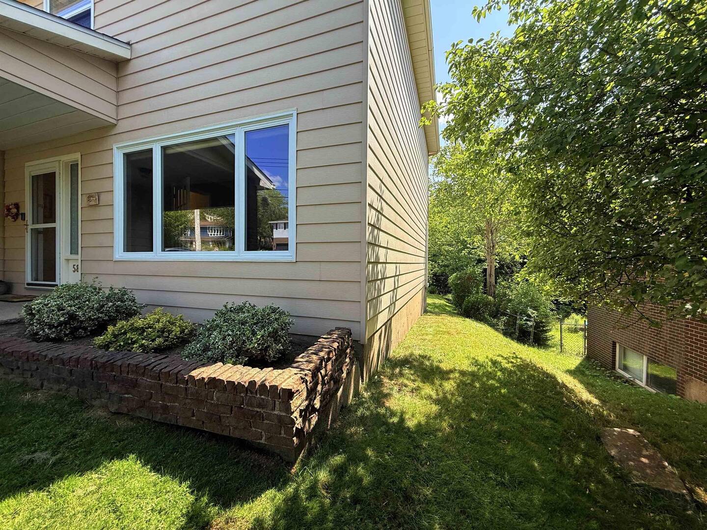 58 Shoreview Dr Bedford, NS B4A1V5