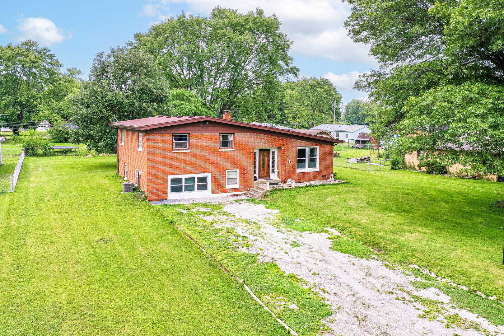 2420 E. 40th St., Anderson, IN 46013