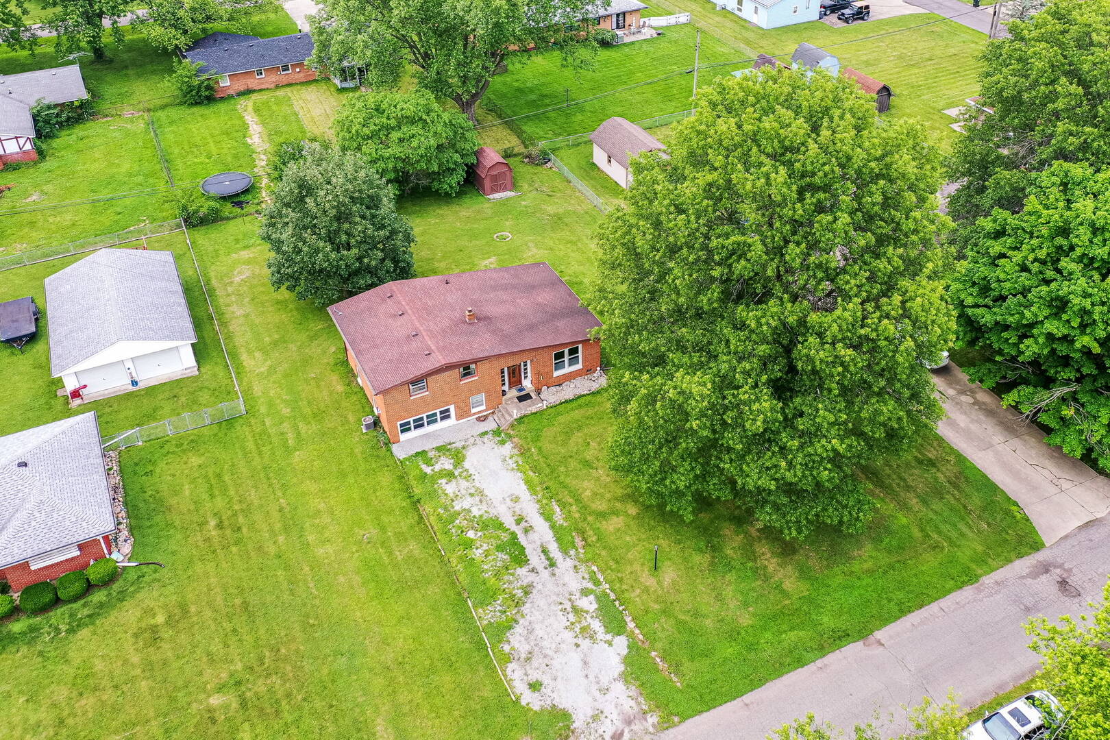 2420 E. 40th St., Anderson, IN 46013