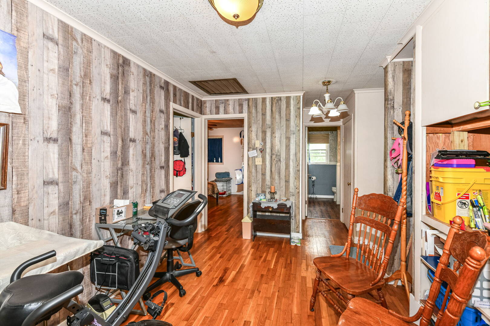 2420 E. 40th St., Anderson, IN 46013