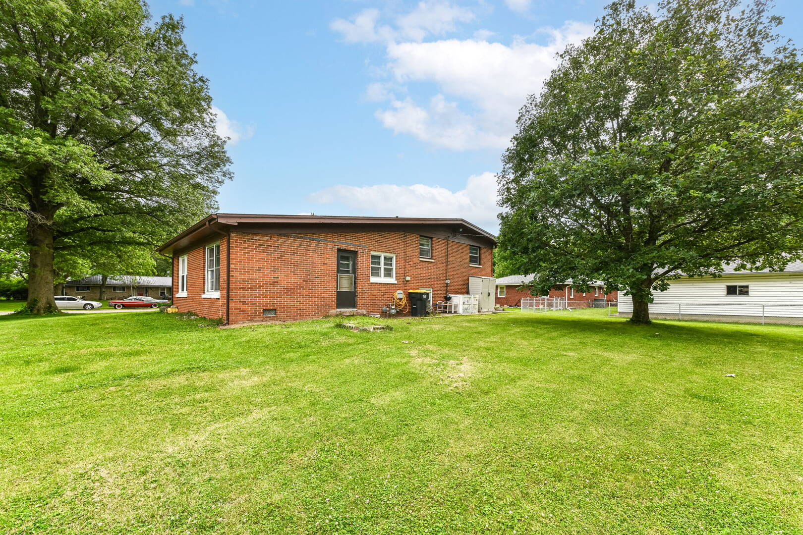 2420 E. 40th St., Anderson, IN 46013