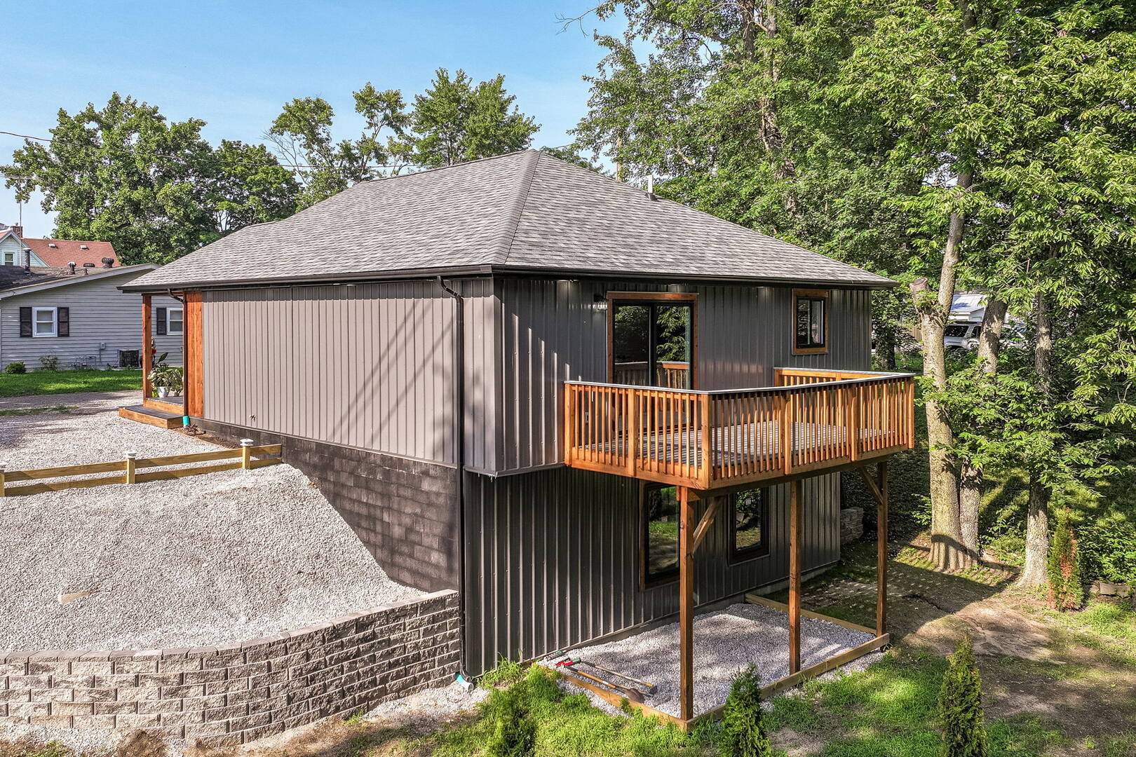 1631 Kentucky Ave. Columbus, IN 47201