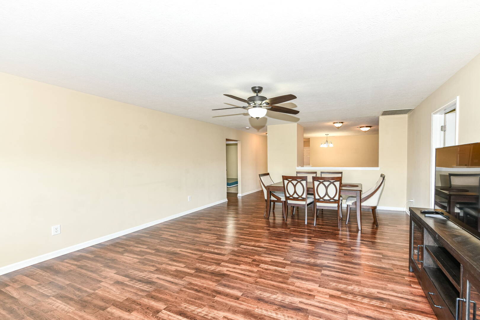 10744 Tedder Lake Dr., Indpls, IN 46239