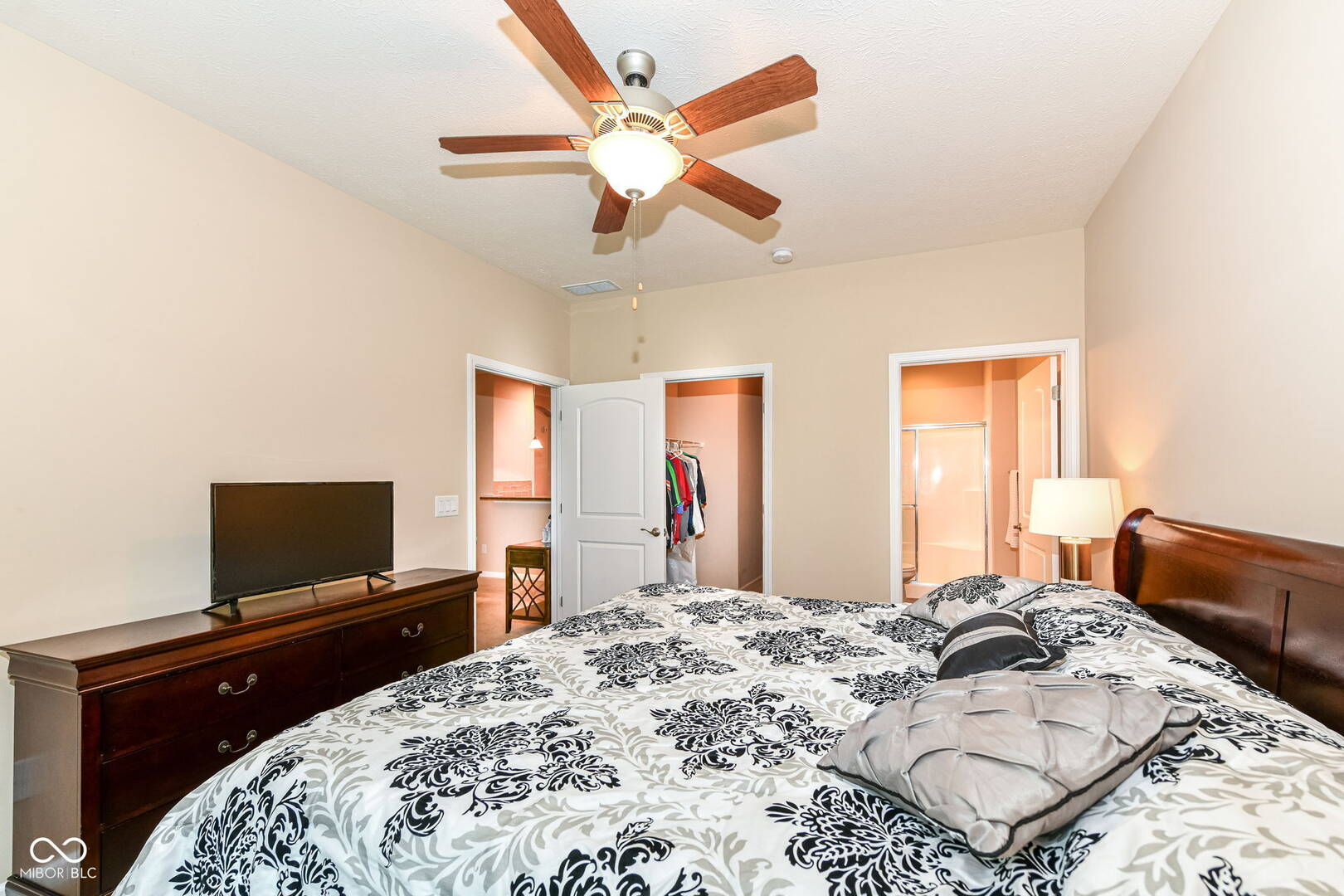 368 Angelina Way Avon, IN 46123