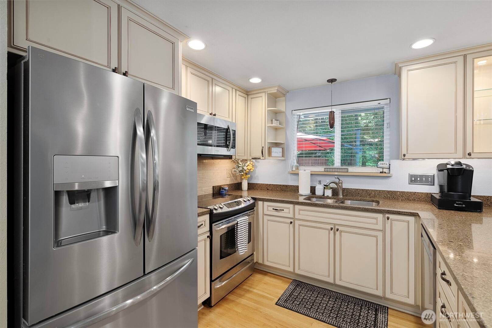 5913 87th Ave W University Place, WA 98467