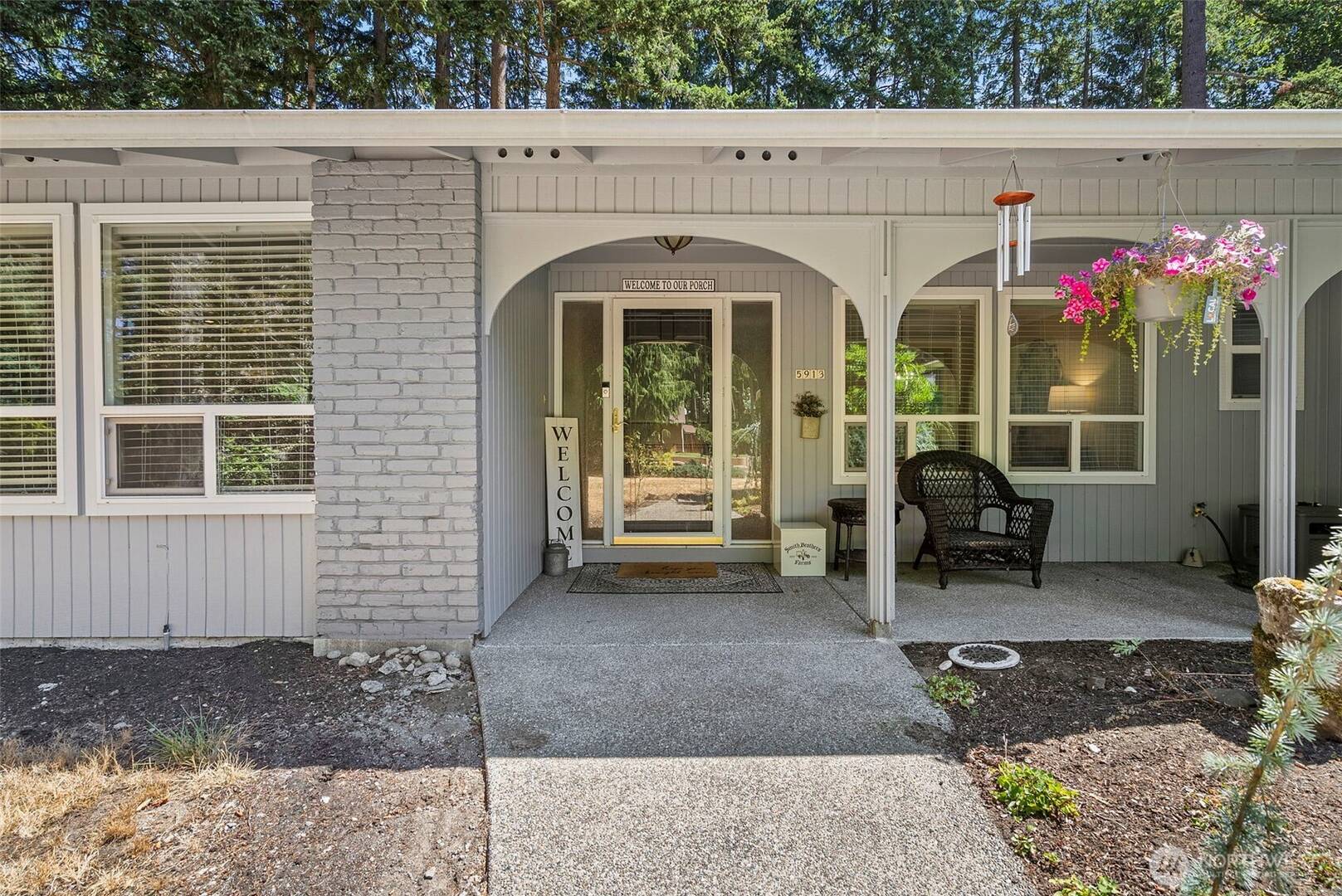5913 87th Ave W University Place, WA 98467
