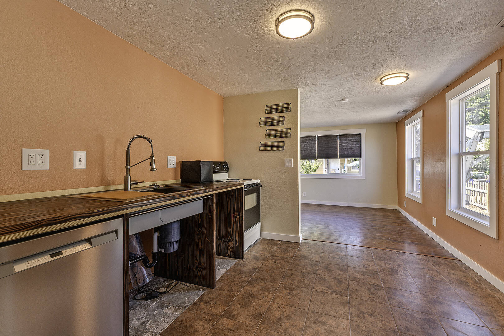 9508 NE Gertz Cir Portland, OR 97211