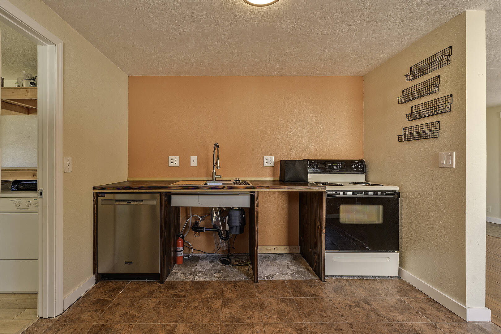 9508 NE Gertz Cir Portland, OR 97211
