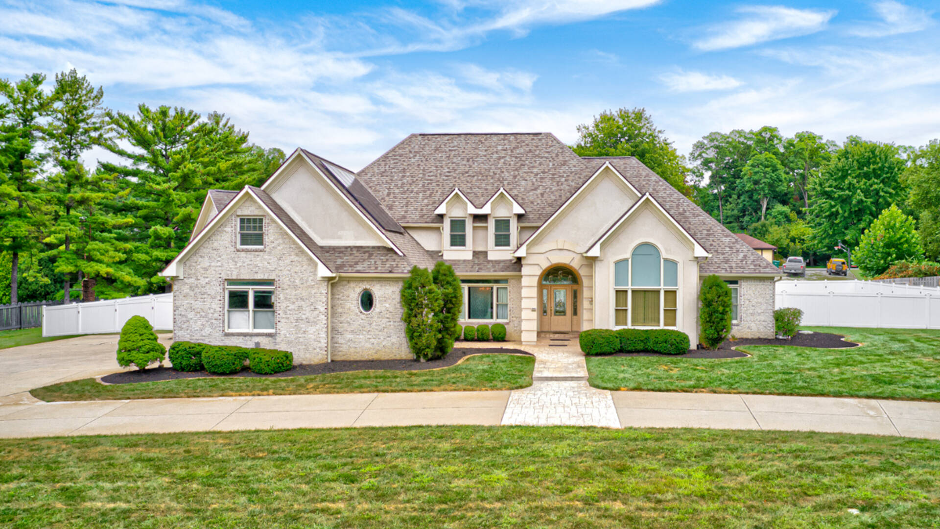 8101 Wellsbrook Dr. Indianapolis, IN 46278