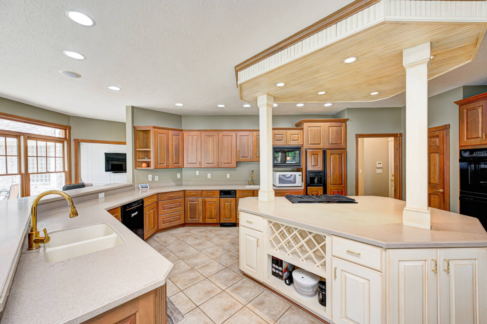 8101 Wellsbrook Dr. Indianapolis, IN 46278