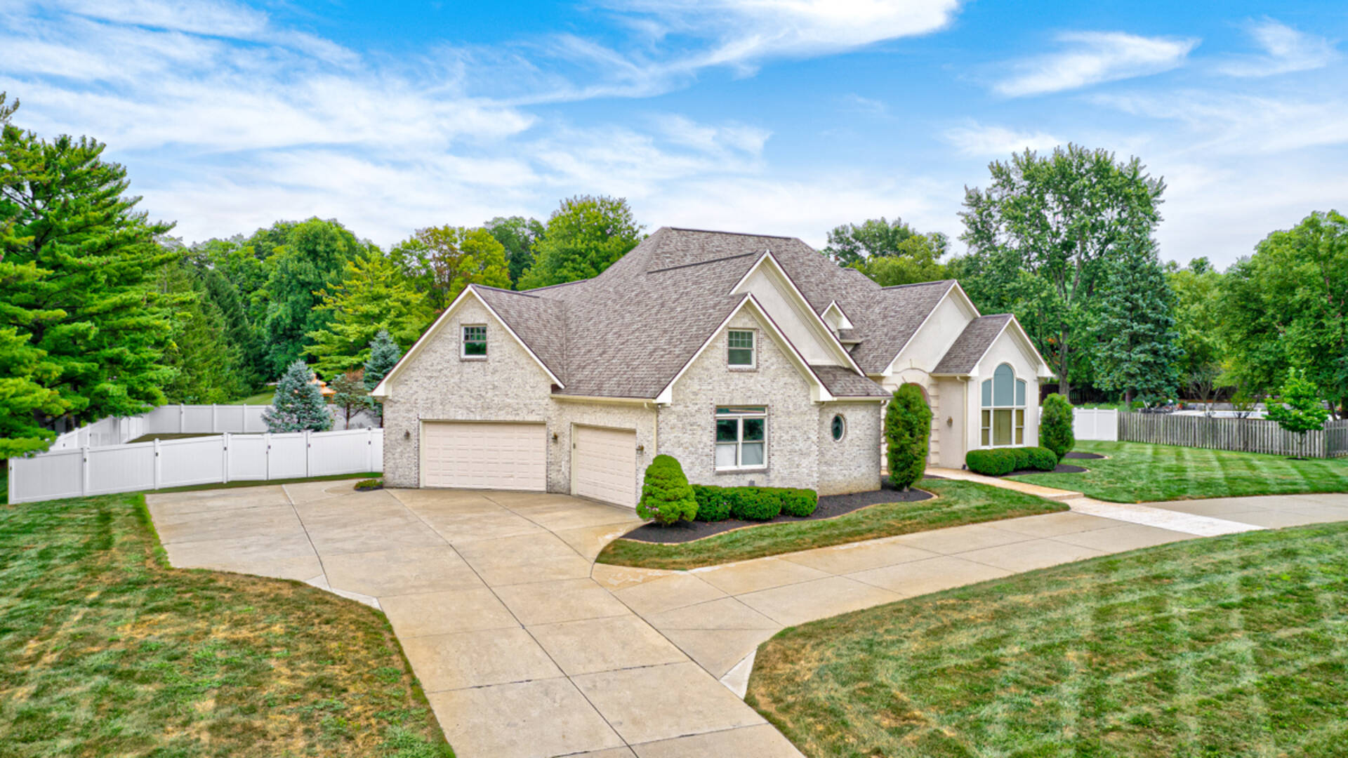 8101 Wellsbrook Dr. Indianapolis, IN 46278