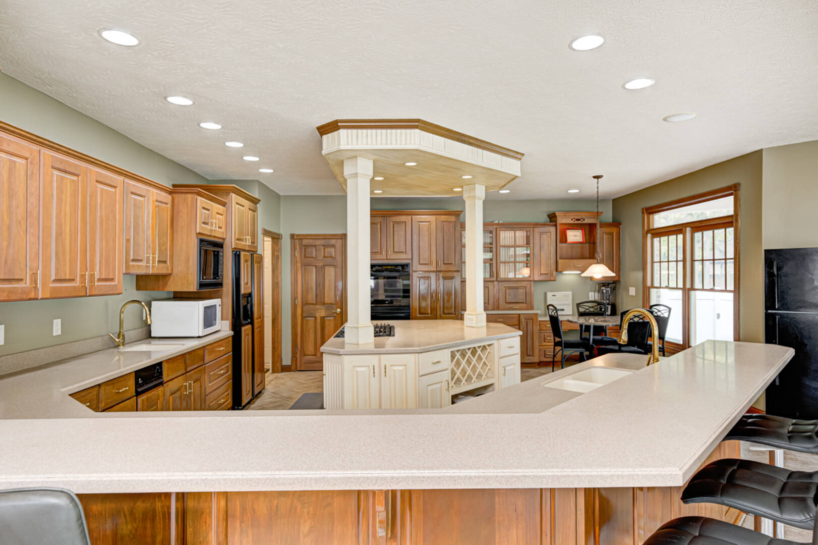 8101 Wellsbrook Dr. Indianapolis, IN 46278