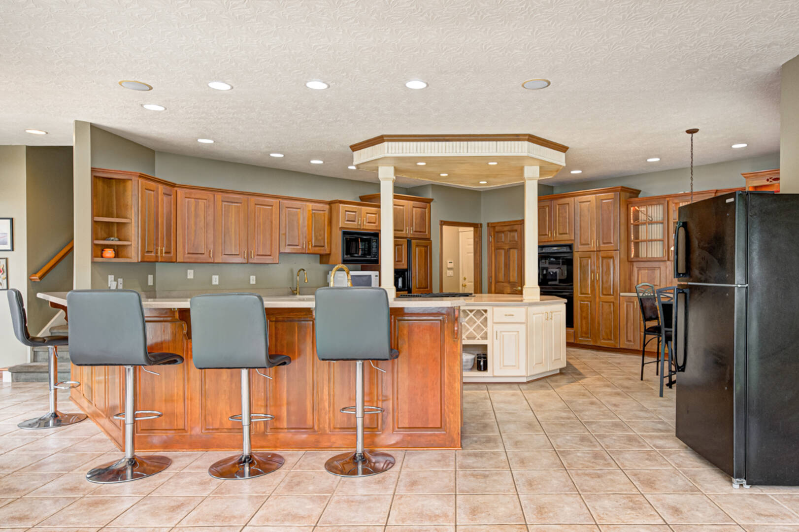 8101 Wellsbrook Dr. Indianapolis, IN 46278