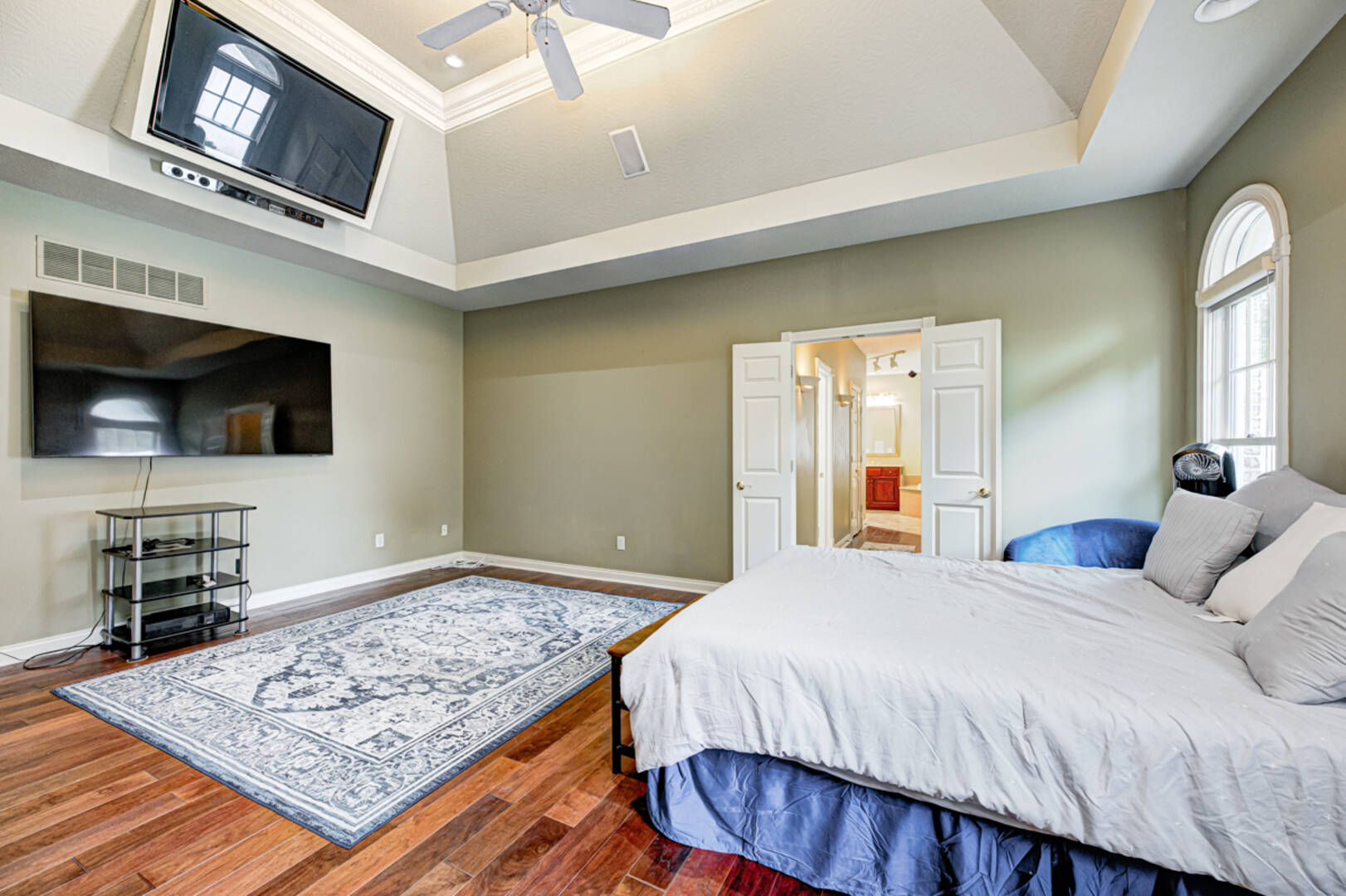 8101 Wellsbrook Dr. Indianapolis, IN 46278